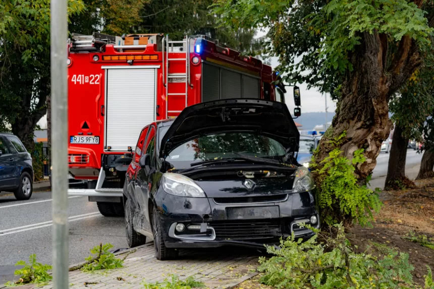 wypadek-na-ulicy-kazimierza-wielkiego-w-jasle