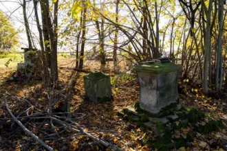 stary-cmentarz-w-baczalu