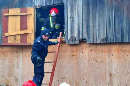 policjanci-ugasili-ogien