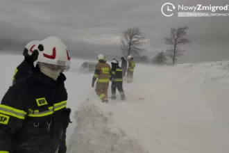 samochod-pod-sniegiem