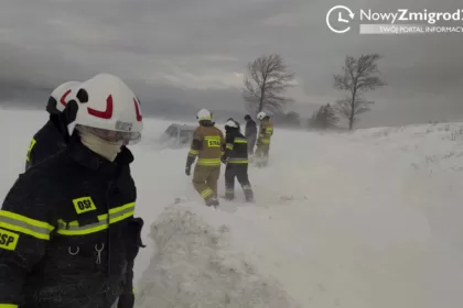 samochod-pod-sniegiem