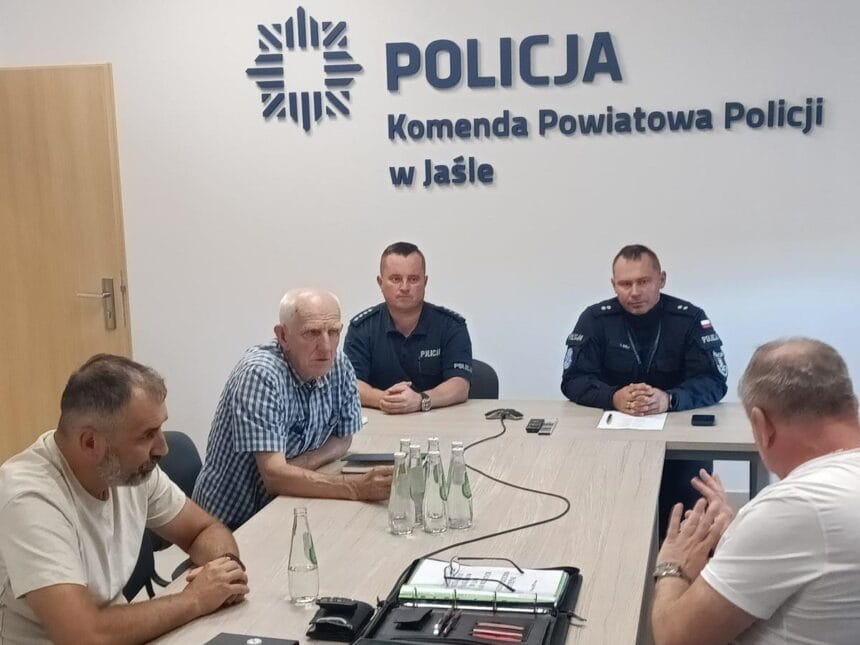 spotkanie-z-przedstawicielami-klubow-policja-jaslo1